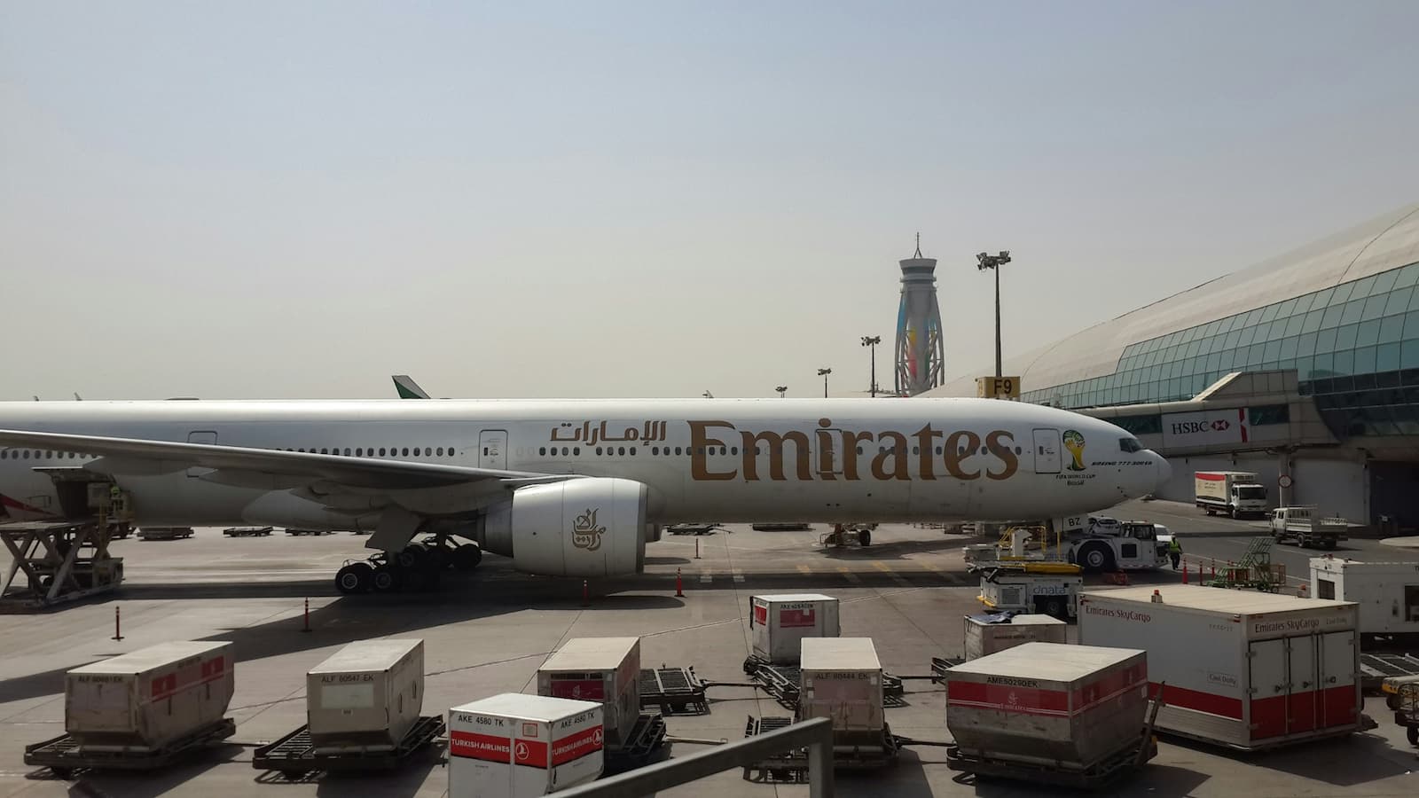 Automatske kapije za prolazak na aerodromu DXB sa putnicima