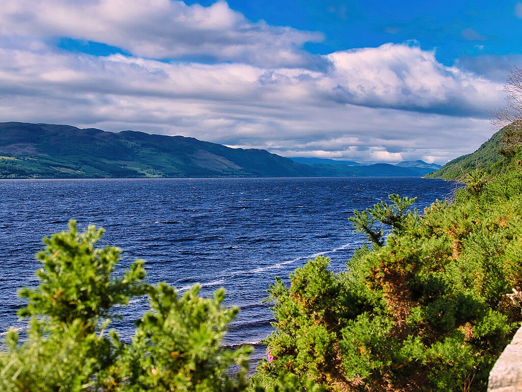 Pogled na jezero Loh Nes