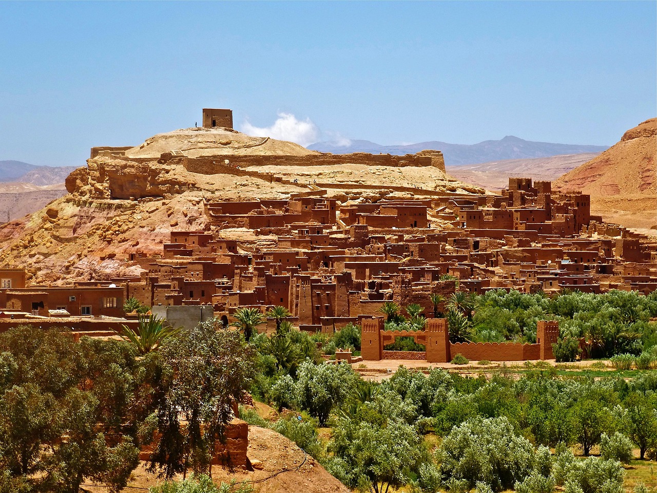 Utvrđeno selo Ait Benhaddou u podnožju planine Atlas