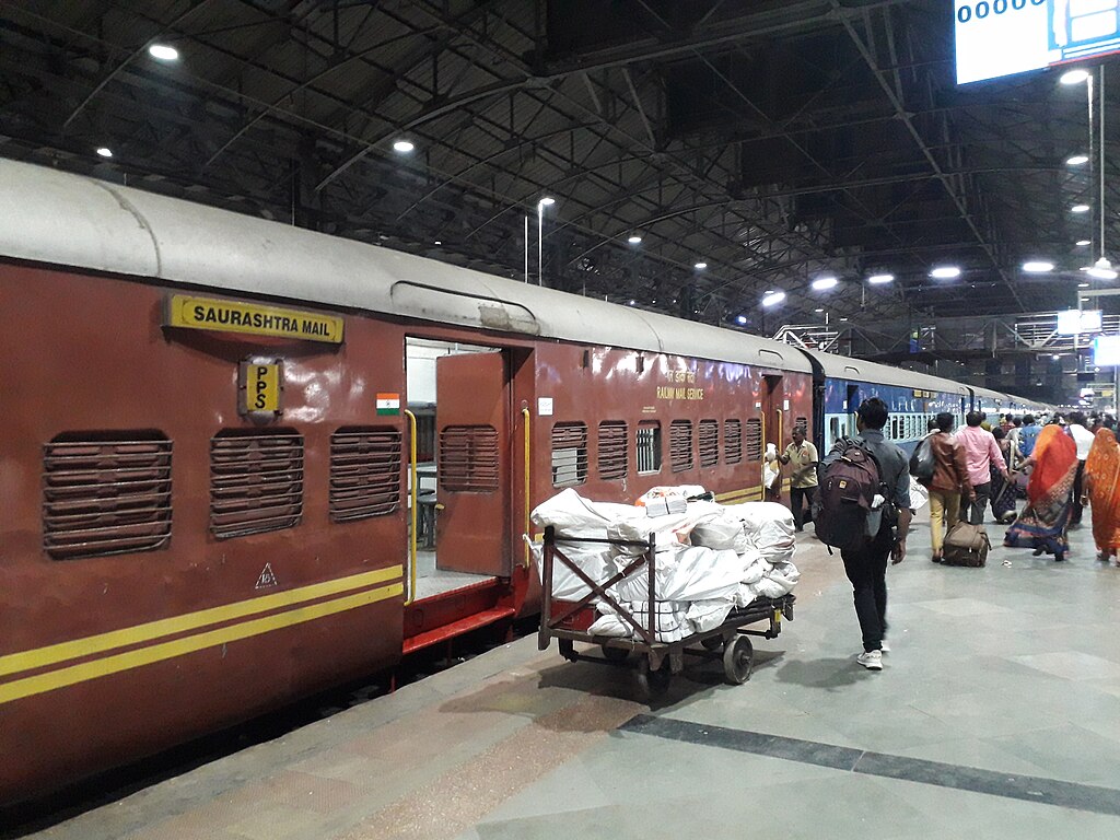 Vagon voza RMS koji se sprema da krene