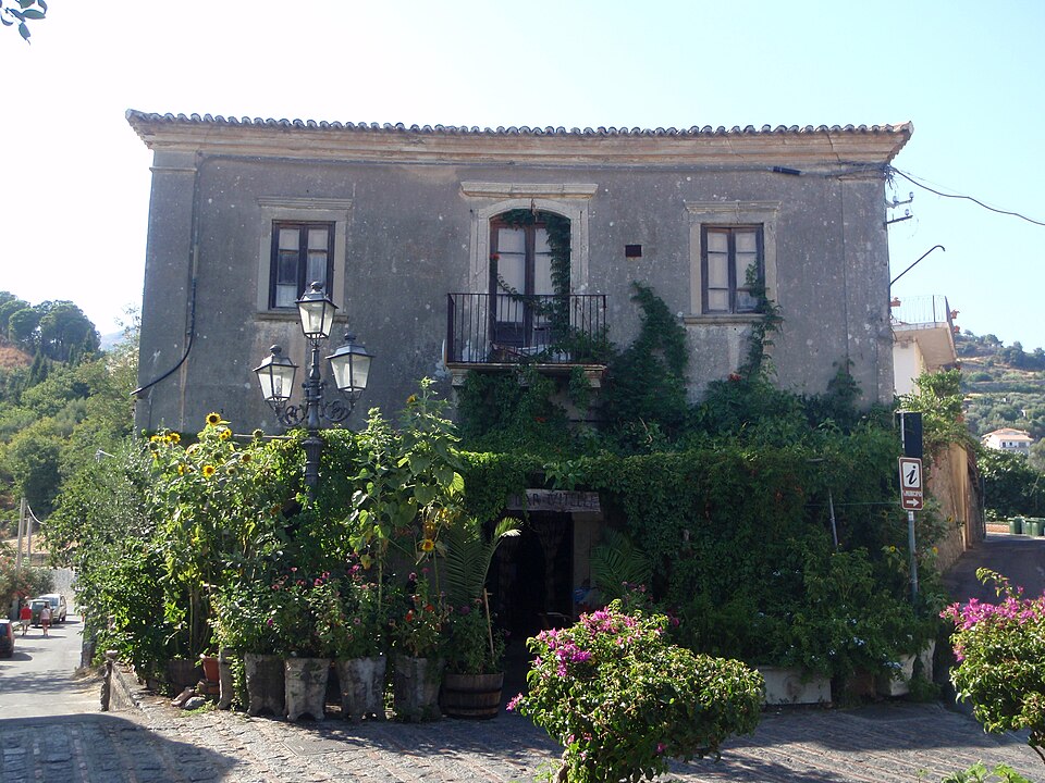 Legendarni Bar Vitelli u selu Savoca