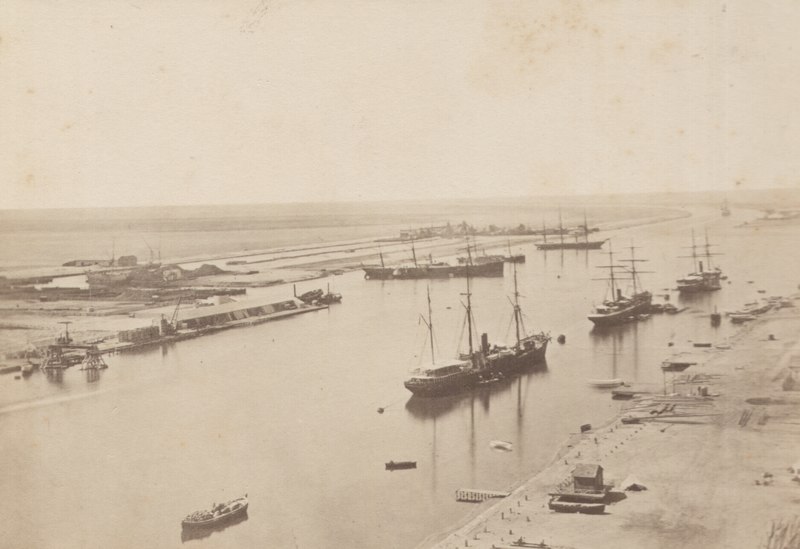 Istorijska slika brodova u Suetskom kanalu nakon otvaranja